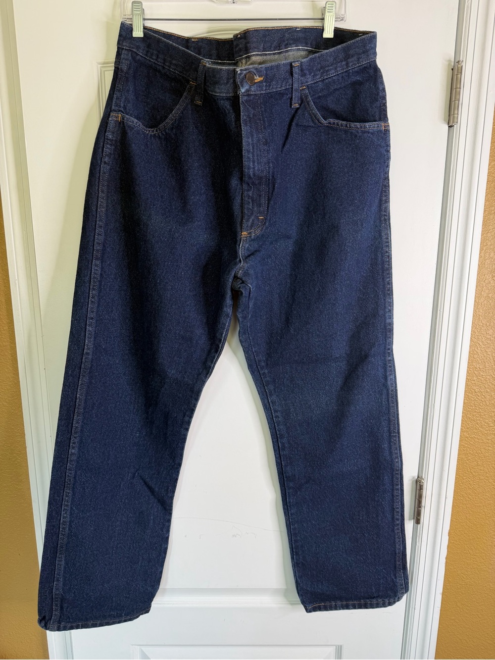 Rustler Men's Navy Relaxed-Fit Dark Wash Denim Jeans. Size 38x30